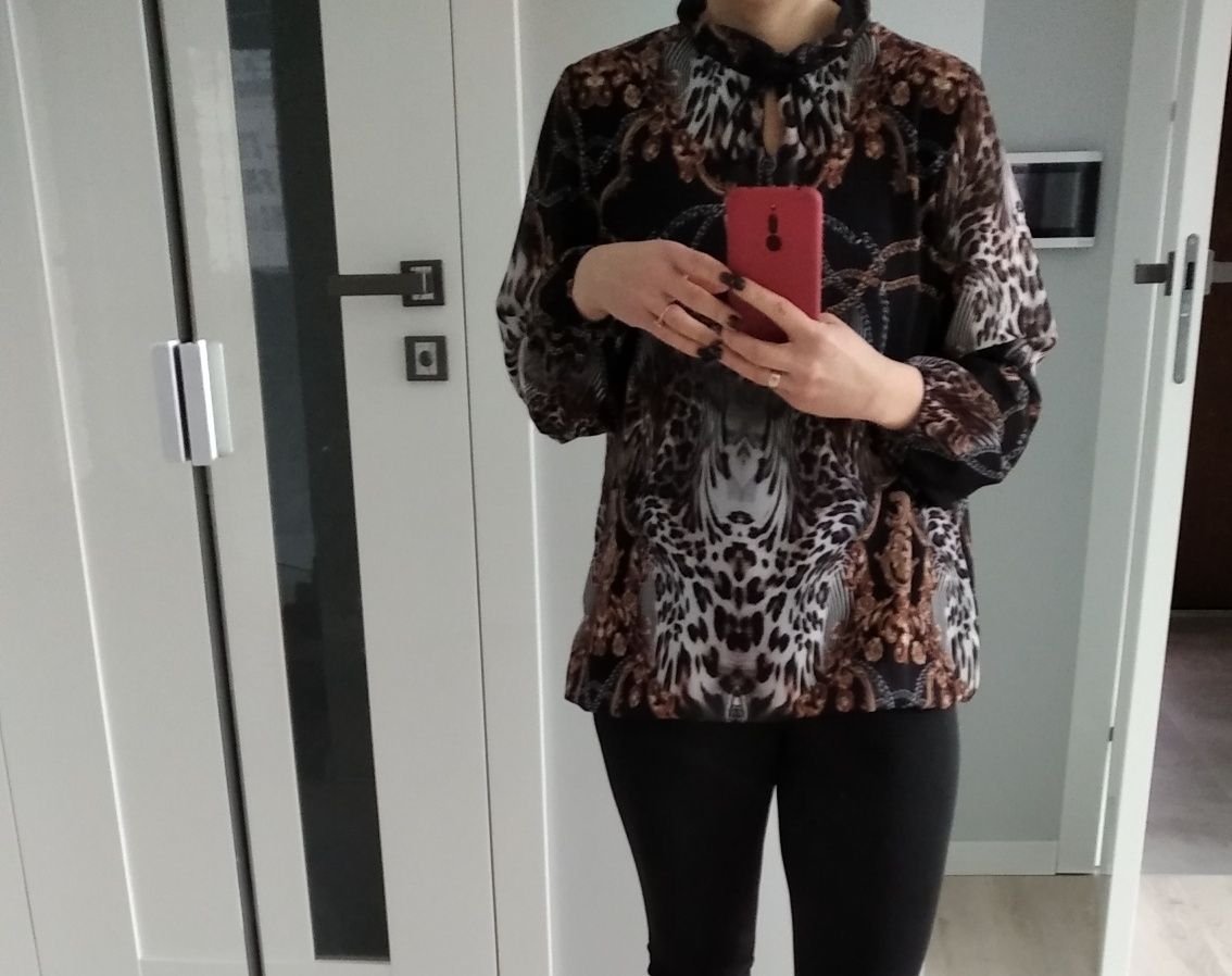 Bluzka wiązana pod szyją panterka wzory włoska