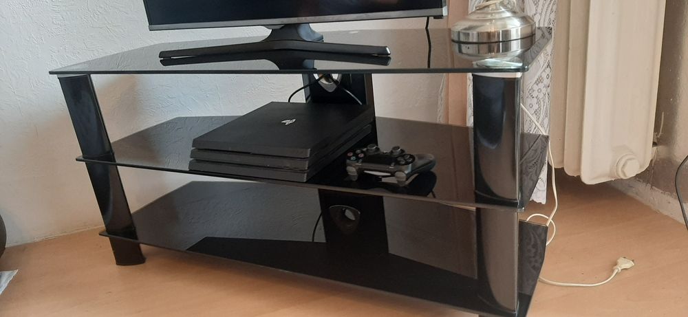 Exklusiv  stolik  Audio TV