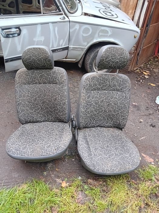 Продам сідушки стояли на ваз 2101  сідушки повністю цілі