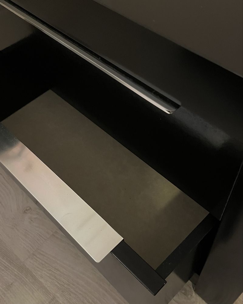 Cómoda + Mesa de Cabeceira (Como Novas)