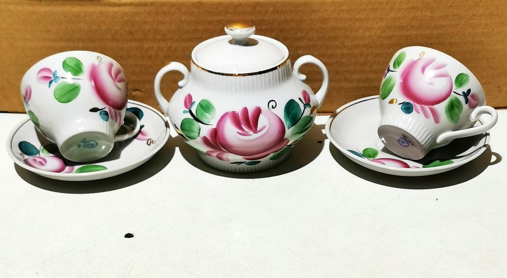 Чашки, блюдца...