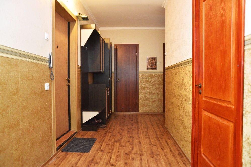 Двокімнатна квартира подобово поруч з парком Покровський для 6 гостей!