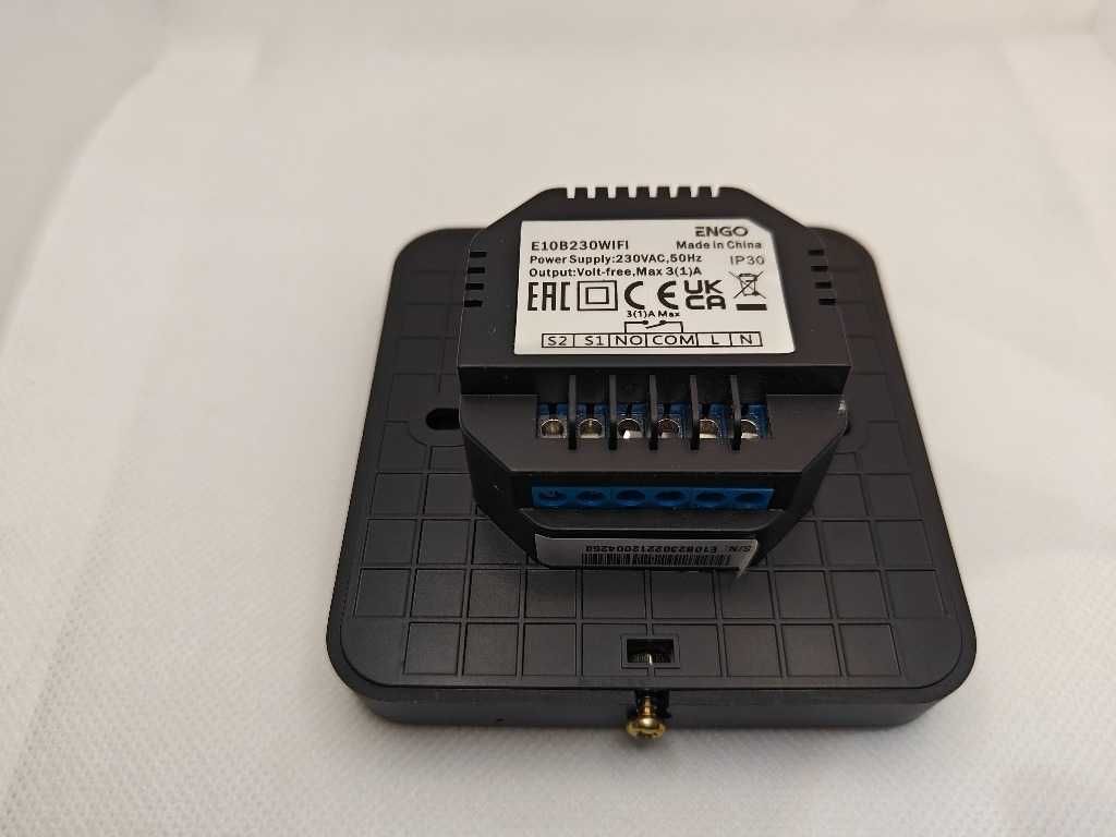 ENGO Internetowy regulator temperatury Wi-Fi, czarny