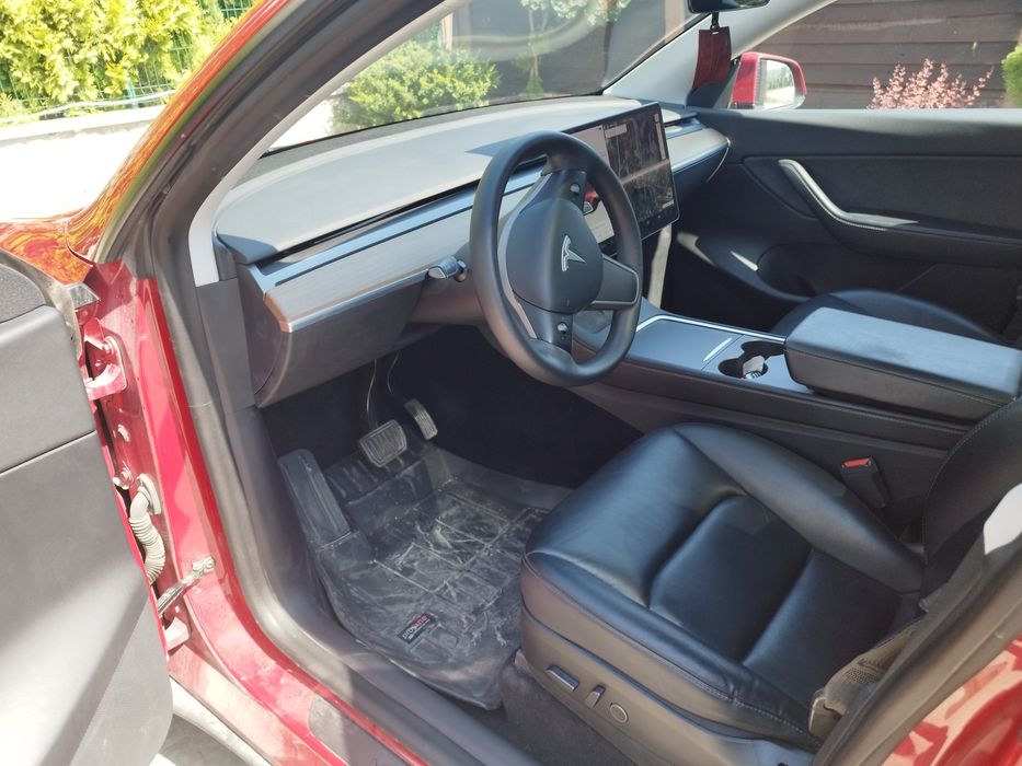 Tesla model Y 2021р long range