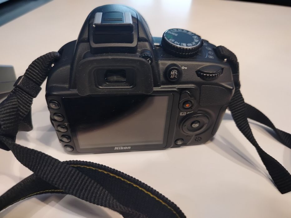 Aparat Lustrzanka Nikon prezent D3100