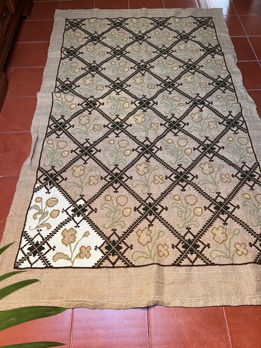 Carpete de arraiolos por acabar