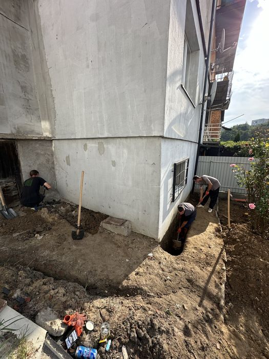 Копання землі траншей ровів  різноробочі послуги