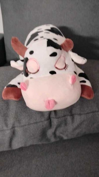 pluszowa maskotka krowa