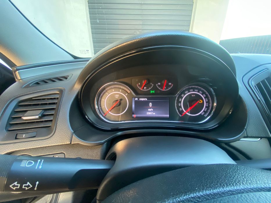 Опель інсігніа 2.0