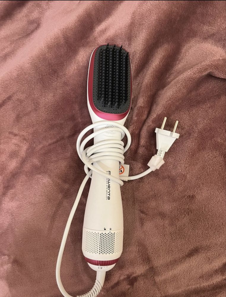 Escova alisadora rowenta