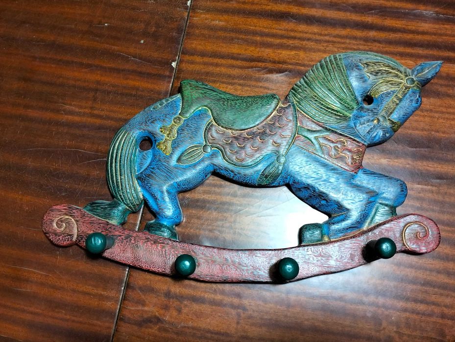 Cabide em forma de cavalo