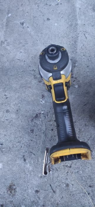 Zakretarka dewalt DCF887 bezszczotkowa wkrętarka udarow 18v body klucz