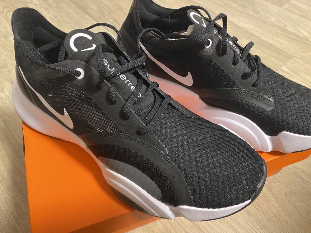 Кроссовки Nike NIKE SUPERREP GO. Размер 39-40