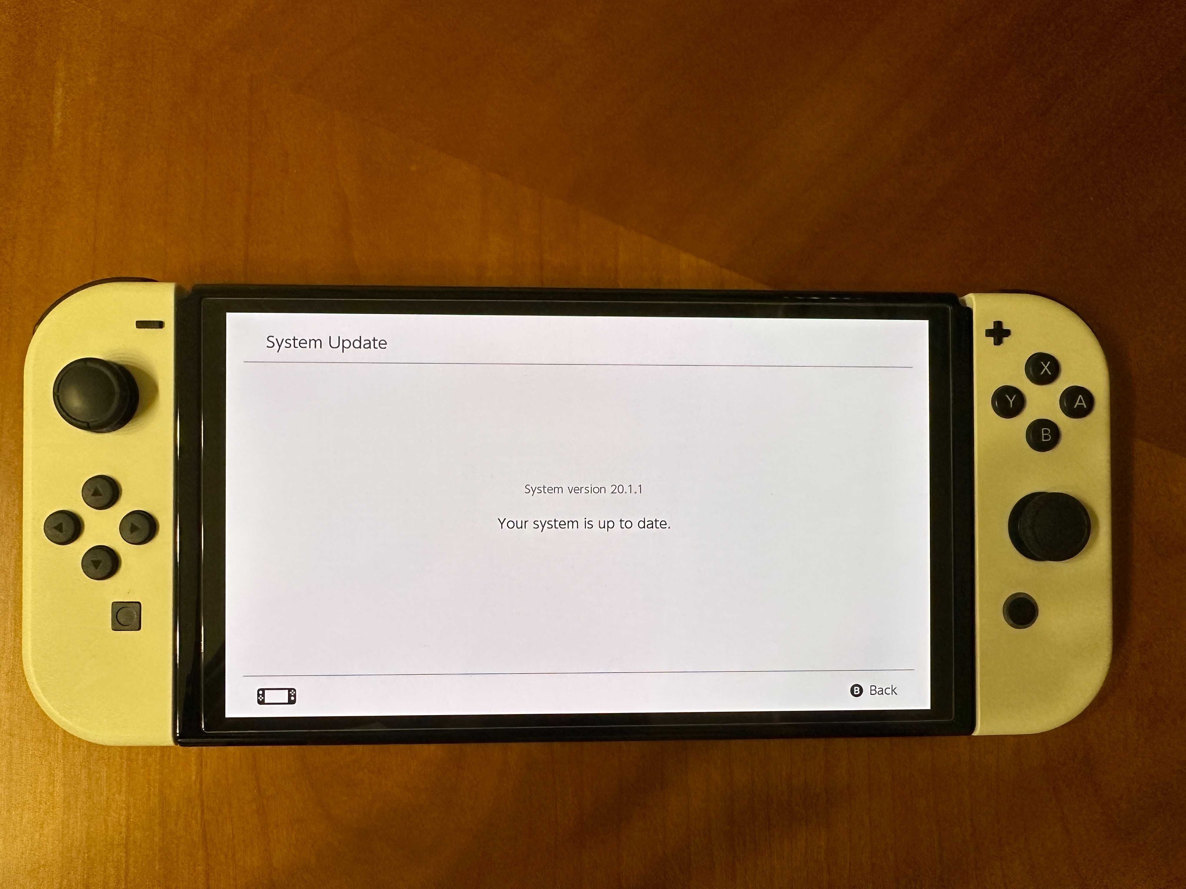 Nintendo Switch OLED 64GB + Mario Kart 8 + garantia até dezembro 2026