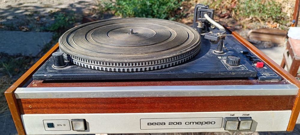 Усилитель Такт-101 и Проигрыватель Вега 206  одним лотом