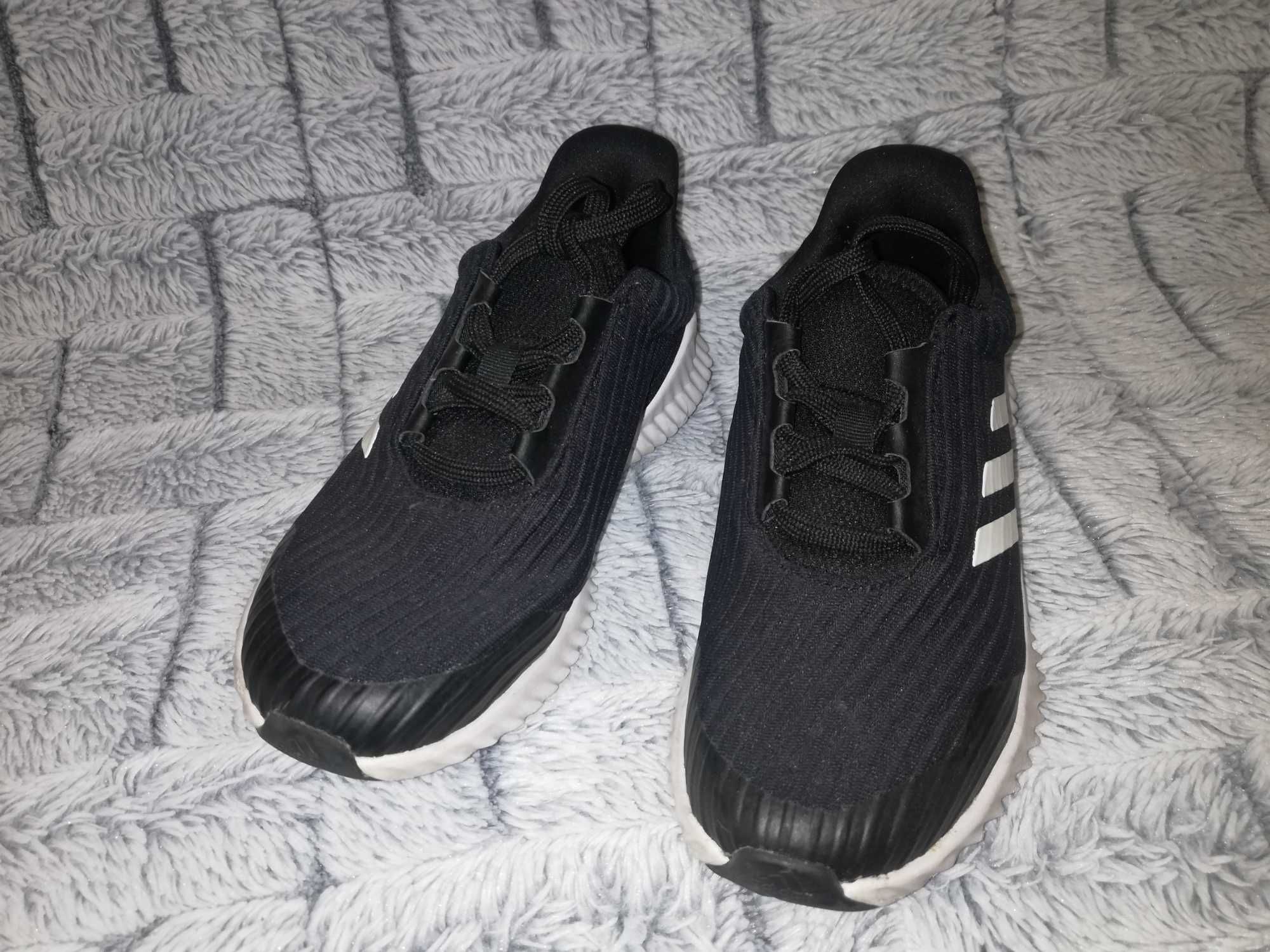 Buty sportowe do biegania Adidas  FORTARUN  r. 30 czarny