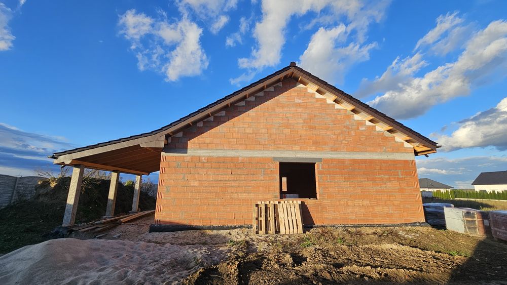 Dom jednorodzinny stan surowy 103,6m2 garaż taras ogrodzenie Grodków