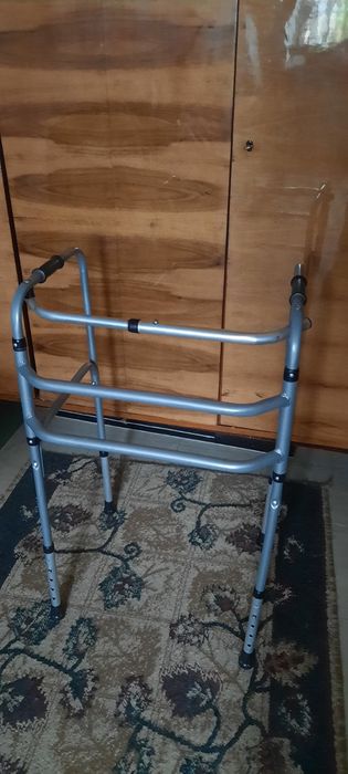 Ходунки для дорослих