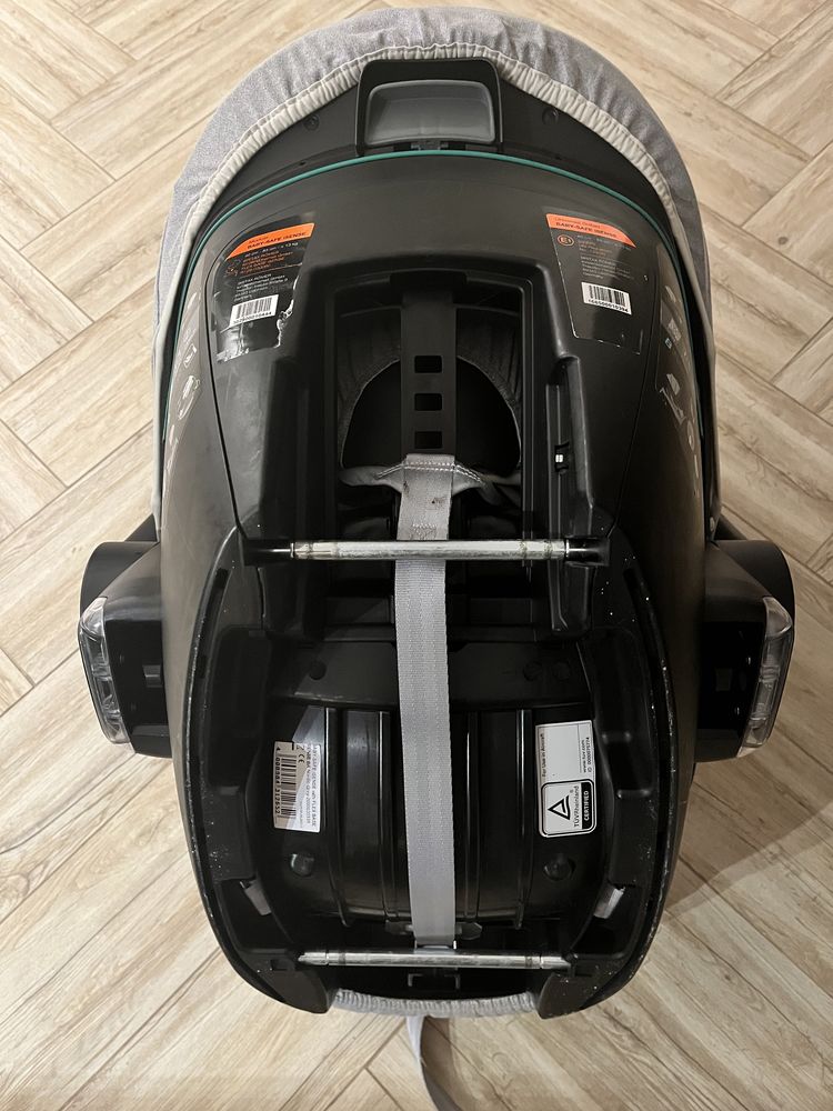 Fotelik nosidełko britax romer baby safe 3 i-sense