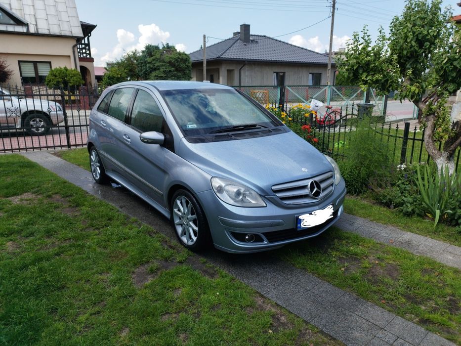 Mercedes B180 + koła zimowe nowe