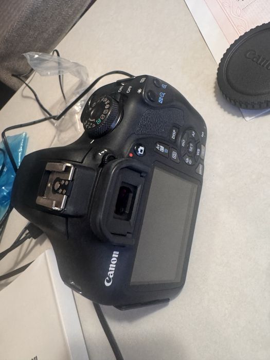 Aparat canon eos2000D lustrzanka