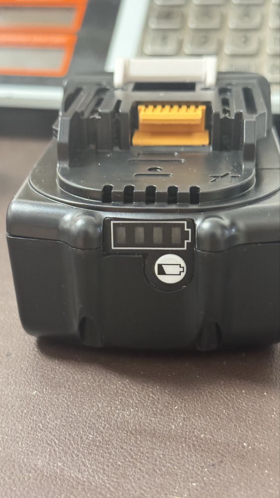 Акумулятор для електроінструментів Makita 18v 5.0 Ah