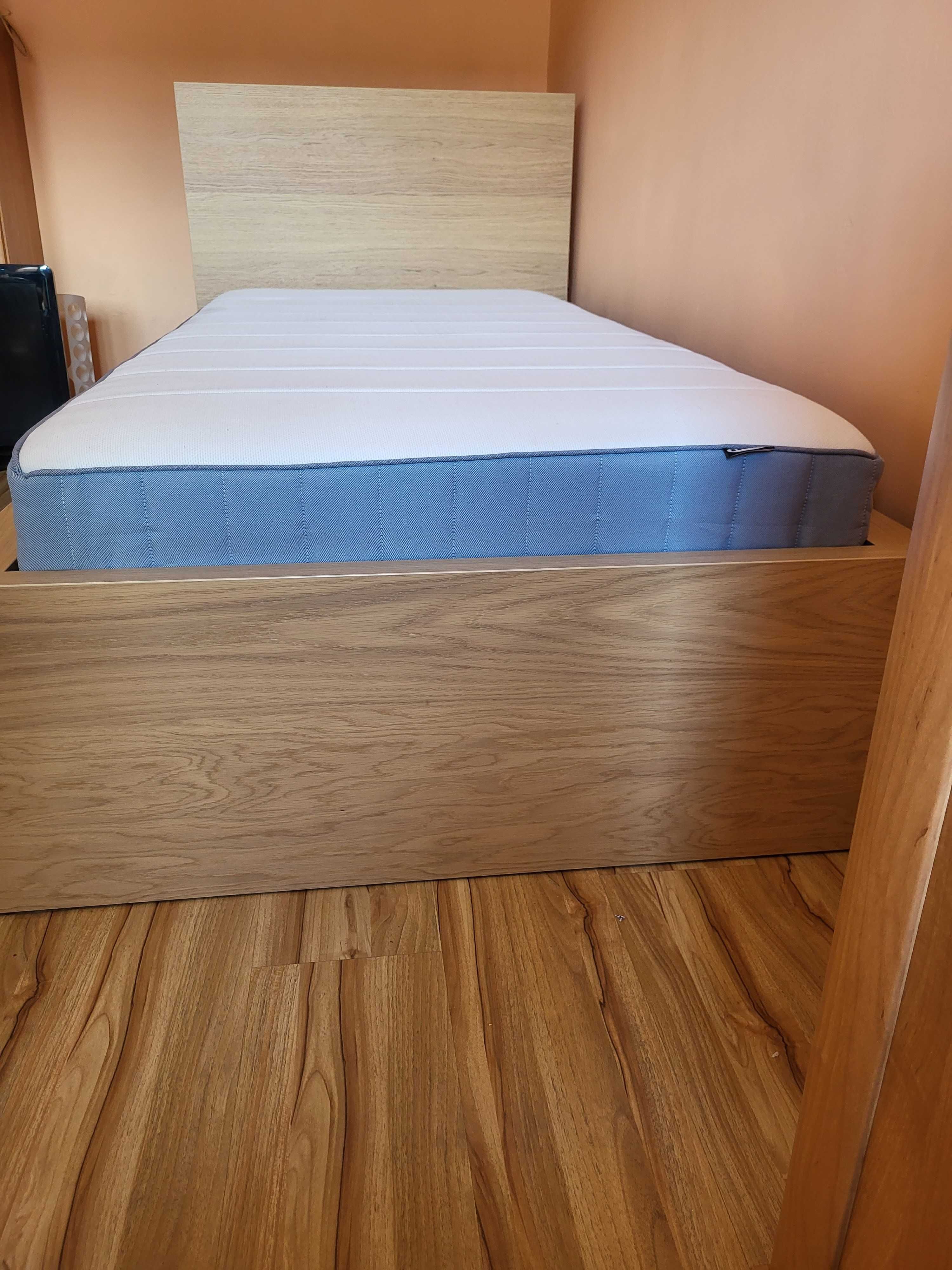 Łóżko z szufladami 90x200 i materacem