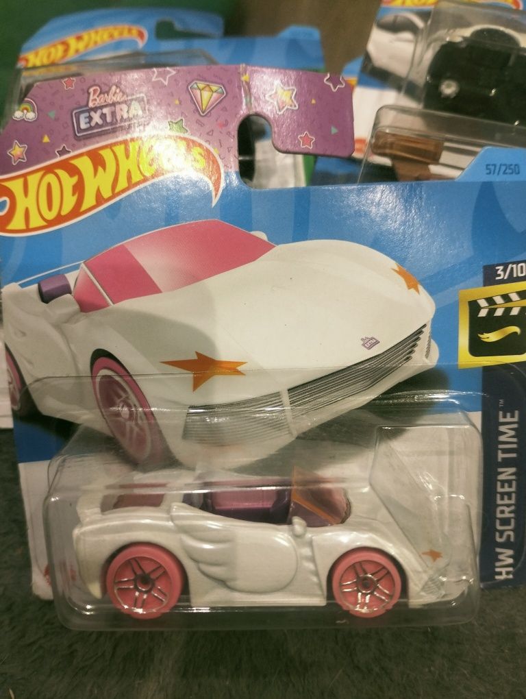Hot Wheels Barbie Extra resorek autko nowy