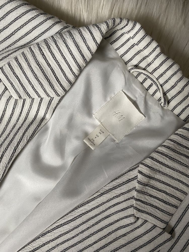 Marynarka XS/34 H&M biała w czarne paski jednorzędowa