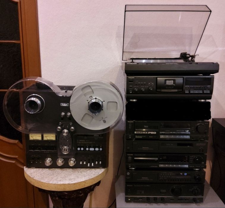 TECHNICS стойка,полный комплект аудио-аппаратуры.