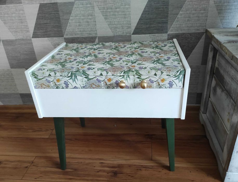 Niciak stary malowany z decoupage