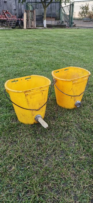 Wiaderka do karmienia cieląt