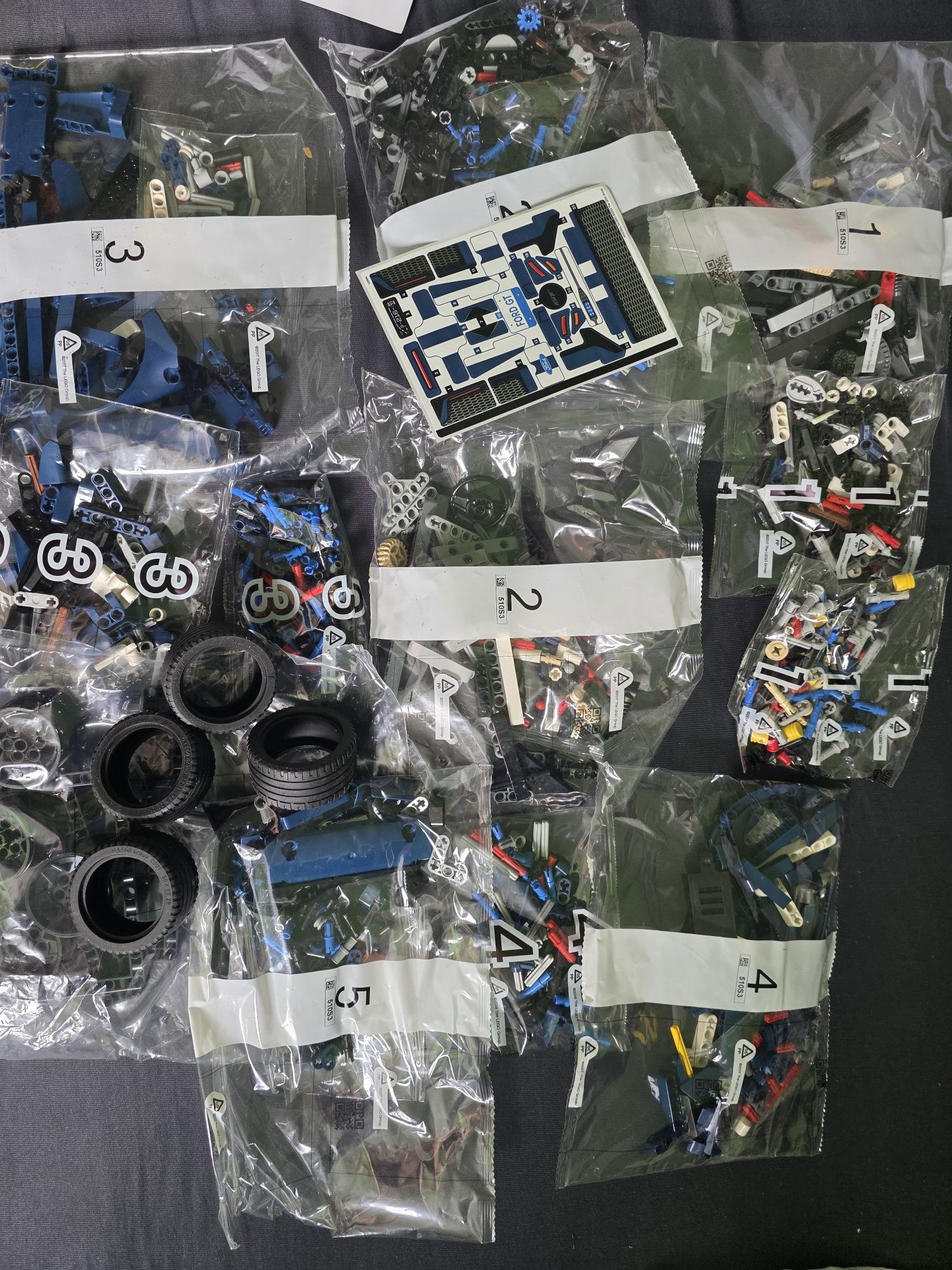 Lego Technic Ford GT 42154