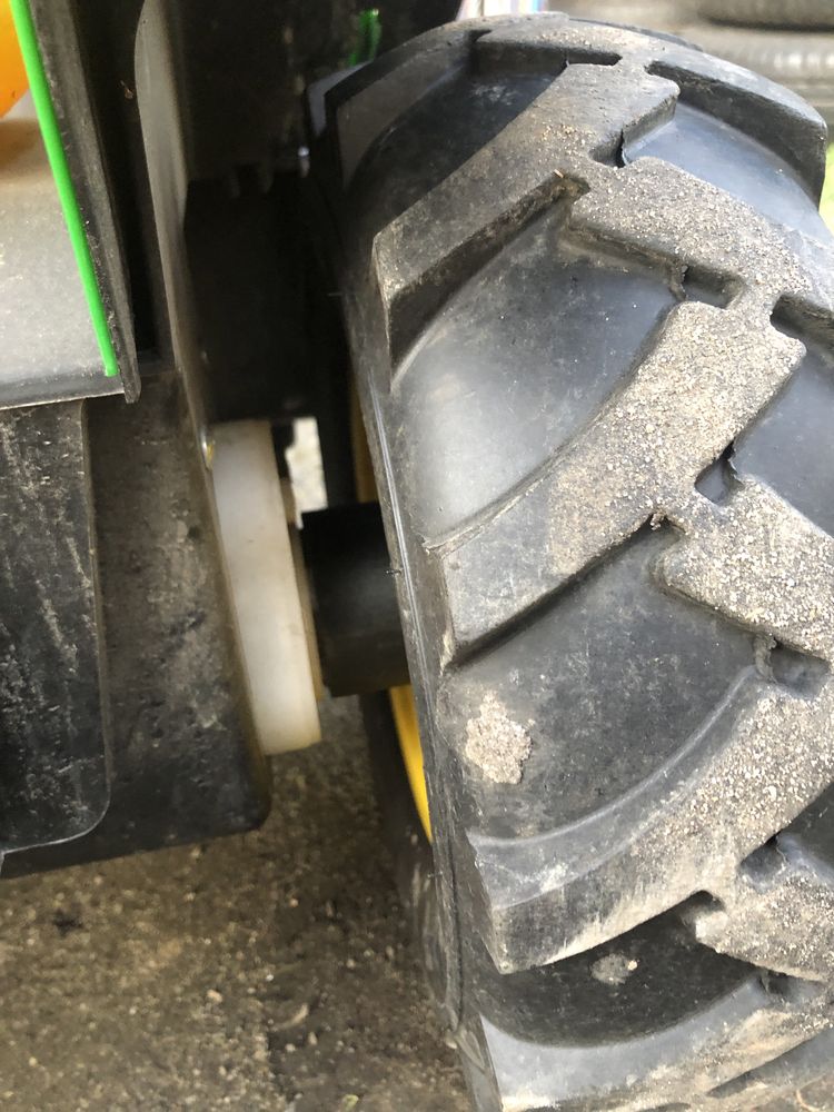 John Deere PEG PEREGO Komplet adaptery koła pompowane gumowe pneumatyc