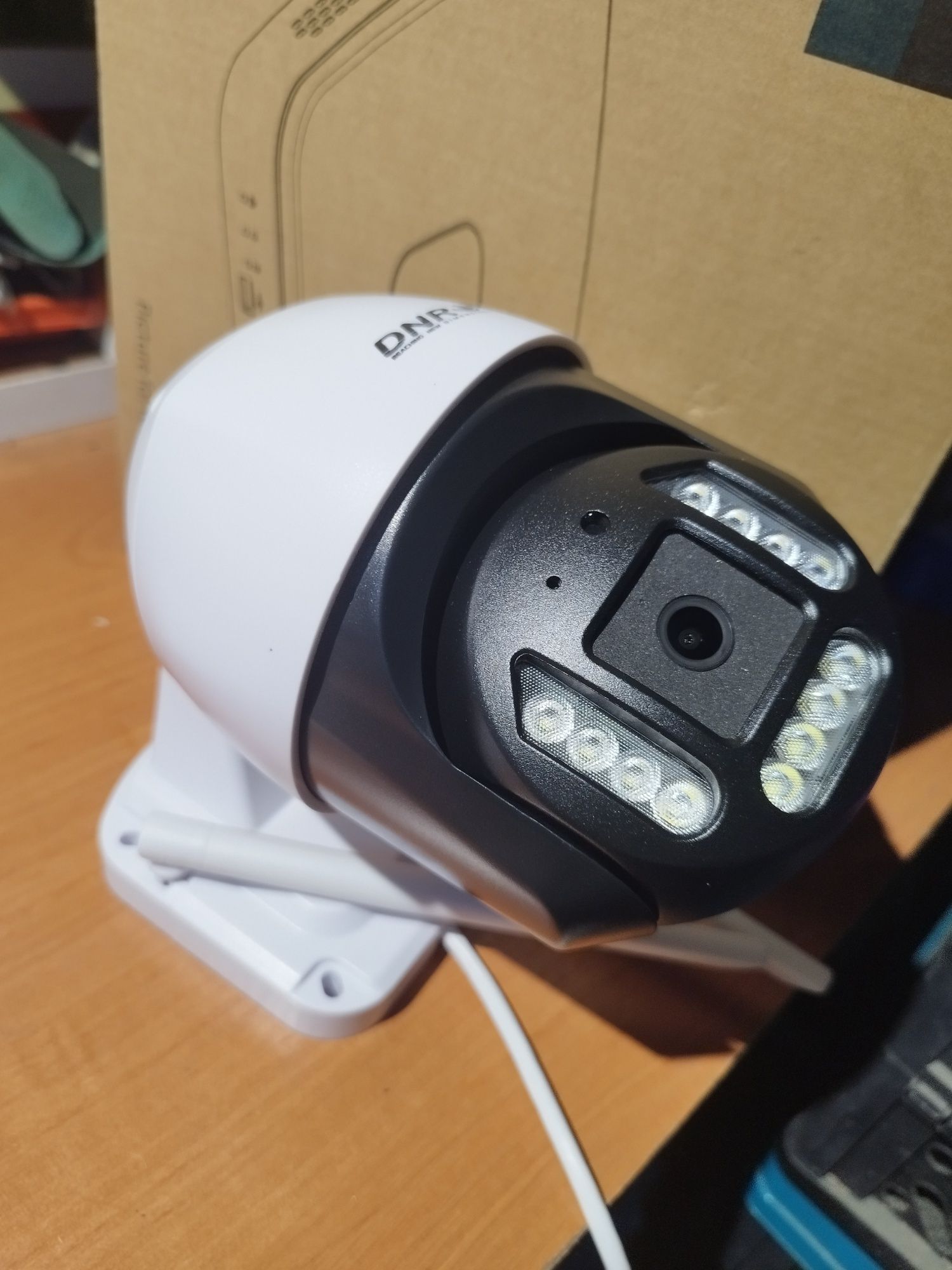 Kamera obrotowa 4Mpx WiFi nowa
DNR IP 924 4MP WIFI P
