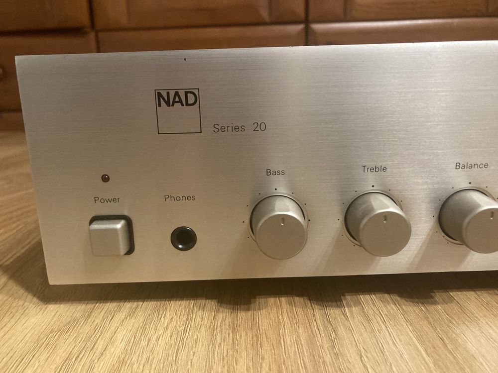 Wzmacniacz NAD3020, Silver, idealny