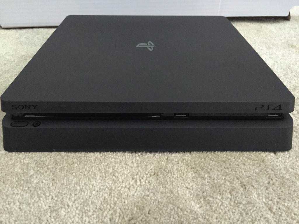 PlayStation 4 Slim 500gb + 1 pad + okablowanie w zestawie