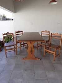 Mesa e Cadeiras em Madeira