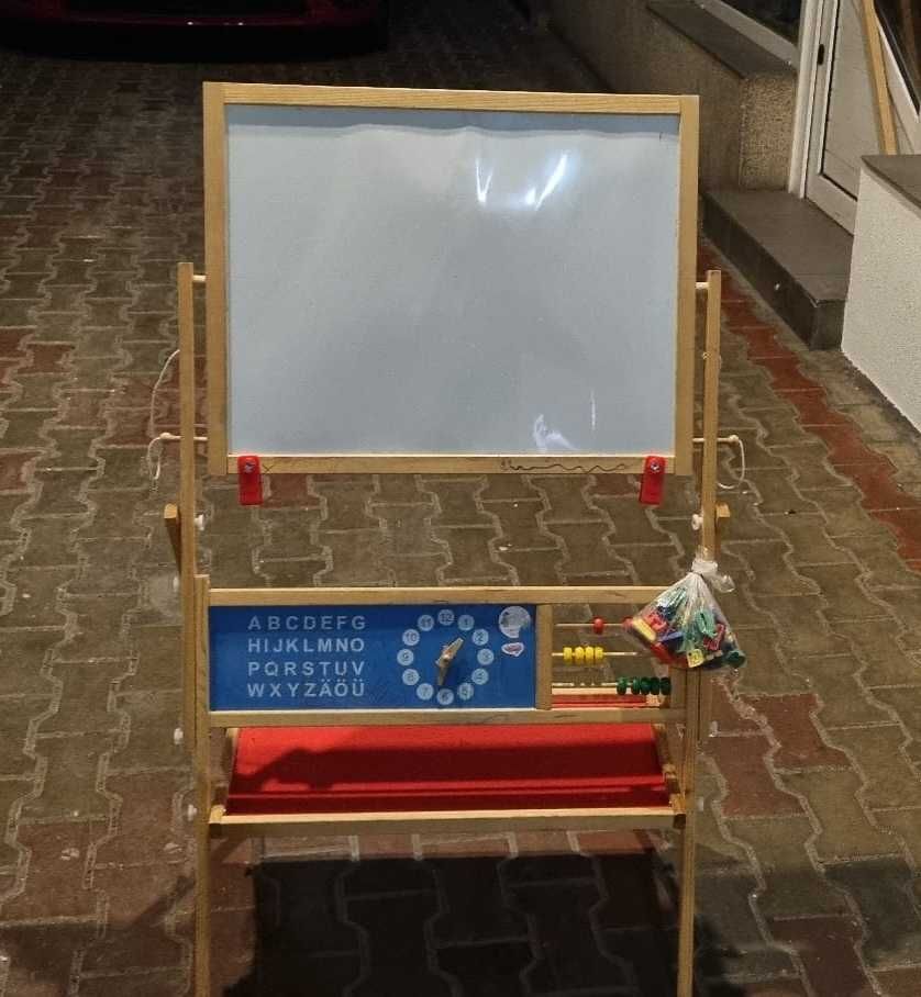Tablica edukacyjna dla dziecka