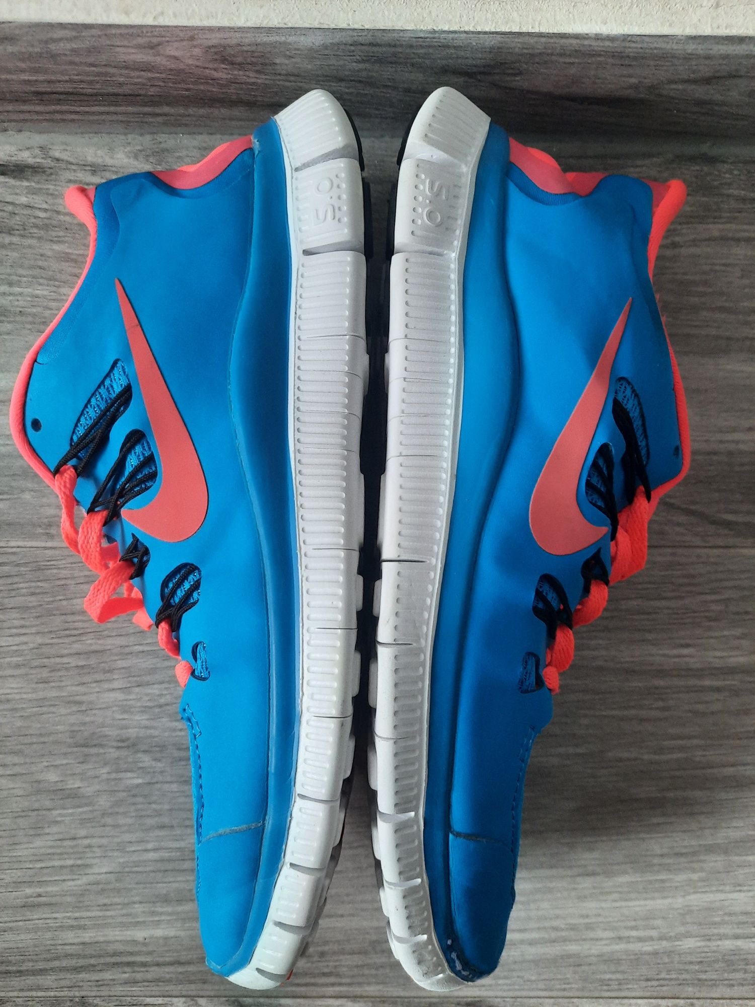 Кросівки NIKE Nike free 5.0  розмір EUR 40