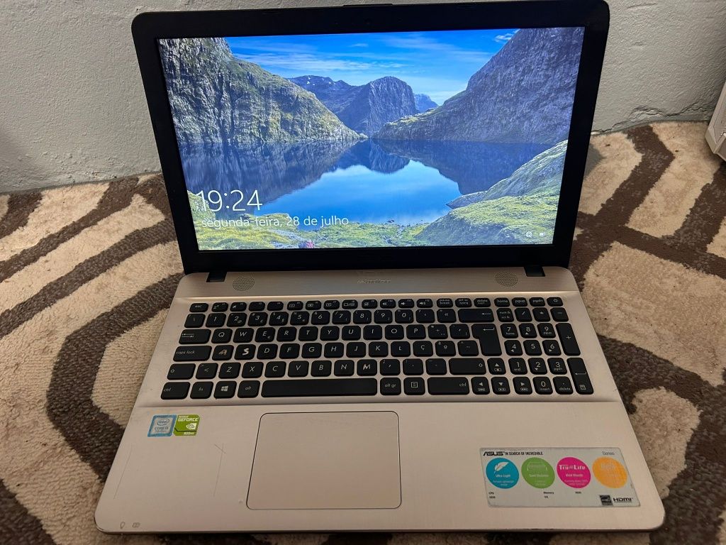 Portátil asus  i5