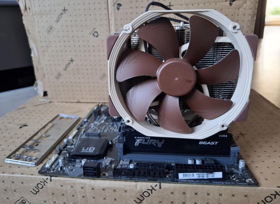 Płyta główna , procesor i7-10700f oraz chłodzenie oraz RAM 3200mhz ddr