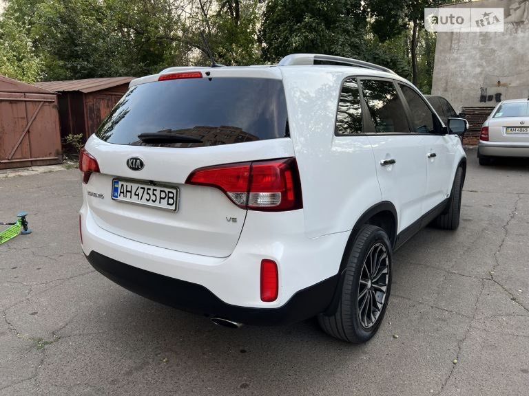 Kia Sorento 2014 v6 7 мест