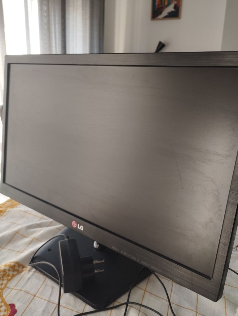 Monitor LG LED 49 cm