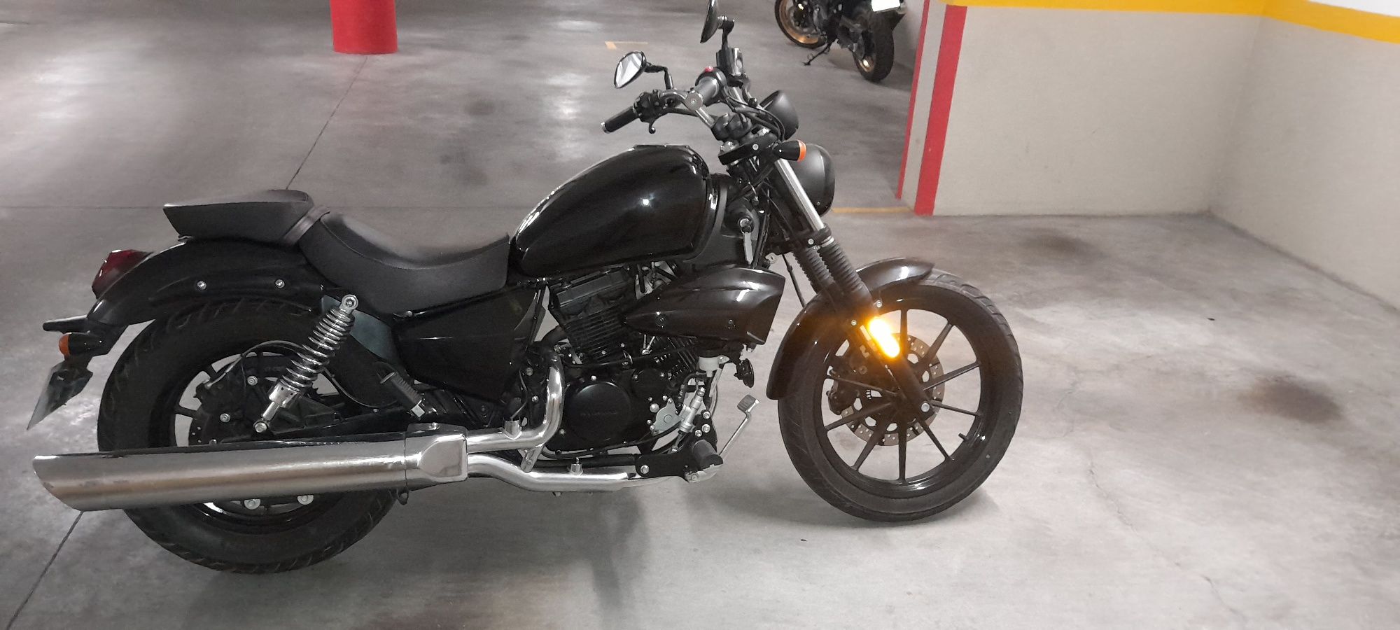 Hyosung GV250 DR Cruiser recente com poucos kms