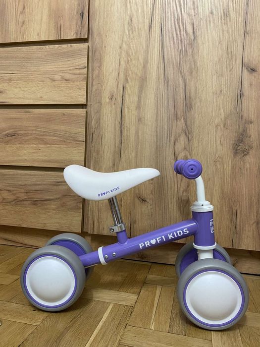 Дитячий велосипед.