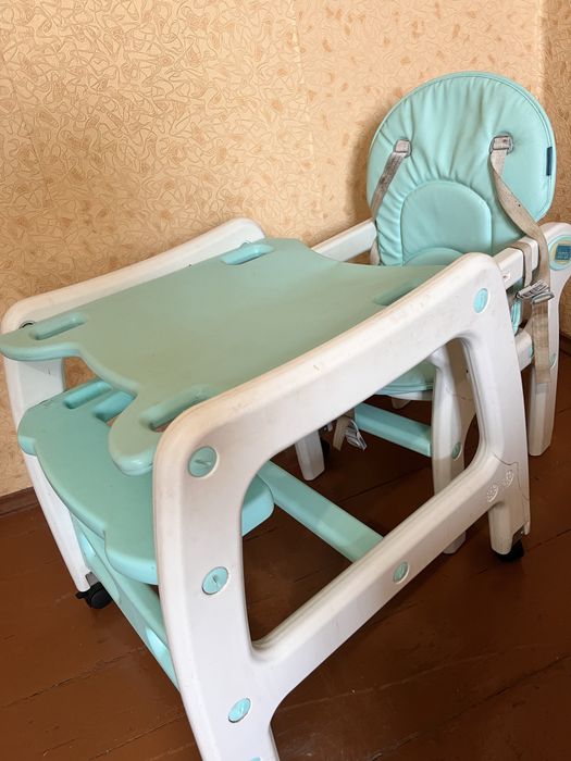 Столик годувальний дитячий з партою