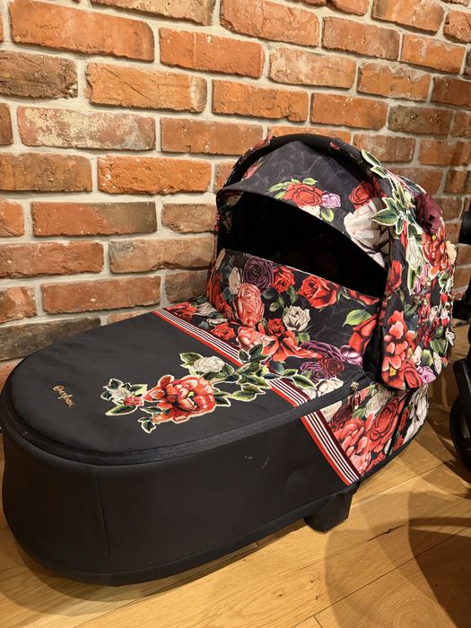 Cybex Priam Dark Spring Blossom 4.0 Platinum zestaw z niania Motorola