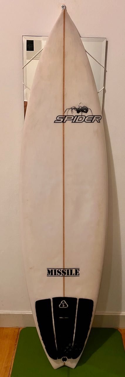 Prancha Surf 5'10 23L Spider (sul-africano)