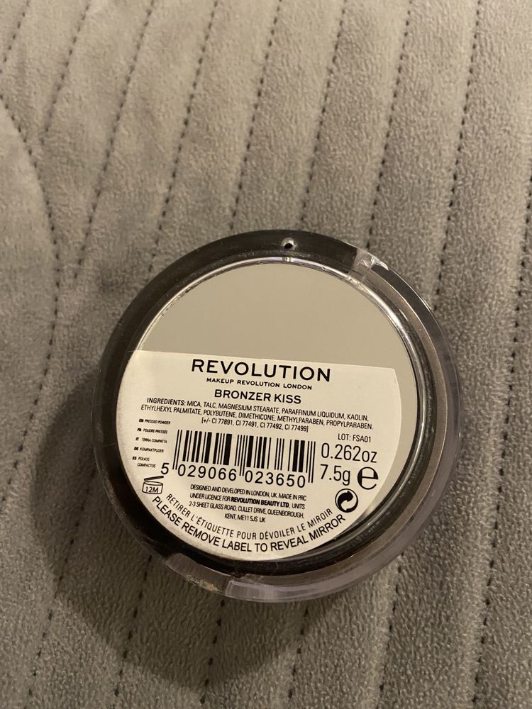 bronzer revolution, użyty kilka razy